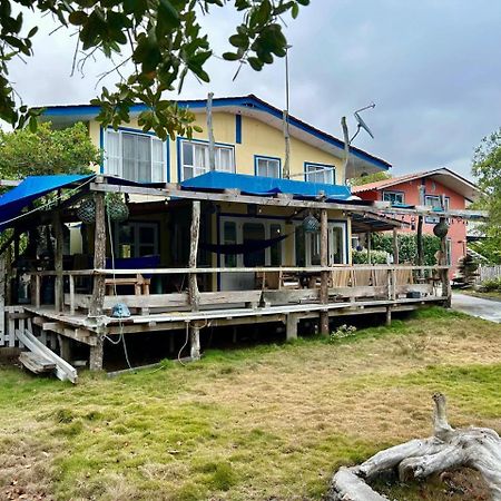 Casa Kubler Bed and Breakfast Puerto Ayora  Eksteriør billede
