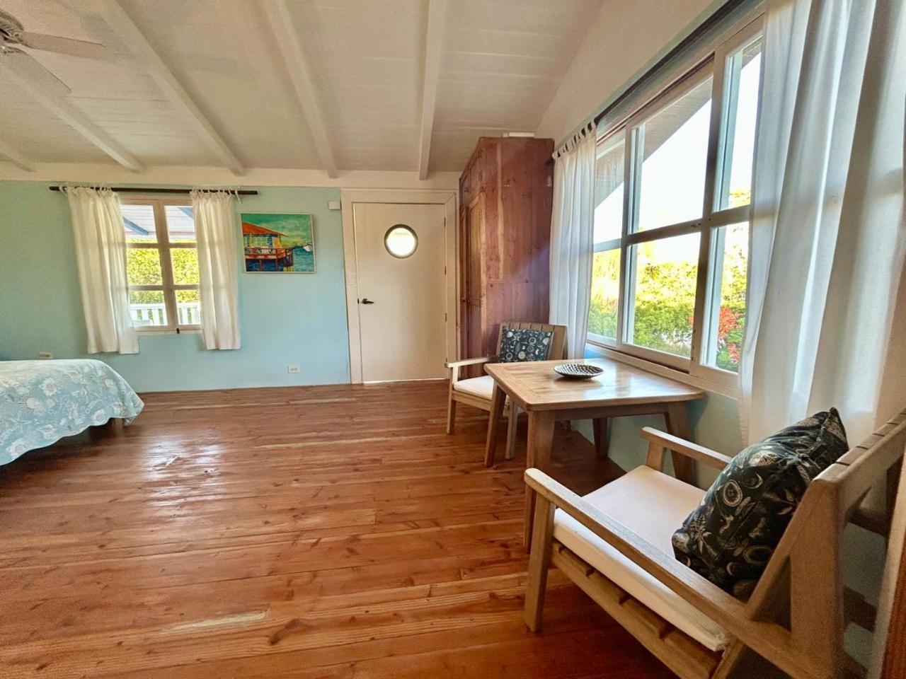 Casa Kubler Bed and Breakfast Puerto Ayora  Eksteriør billede