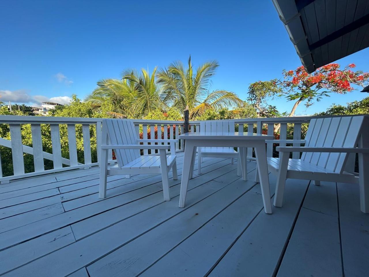 Casa Kubler Bed and Breakfast Puerto Ayora  Eksteriør billede