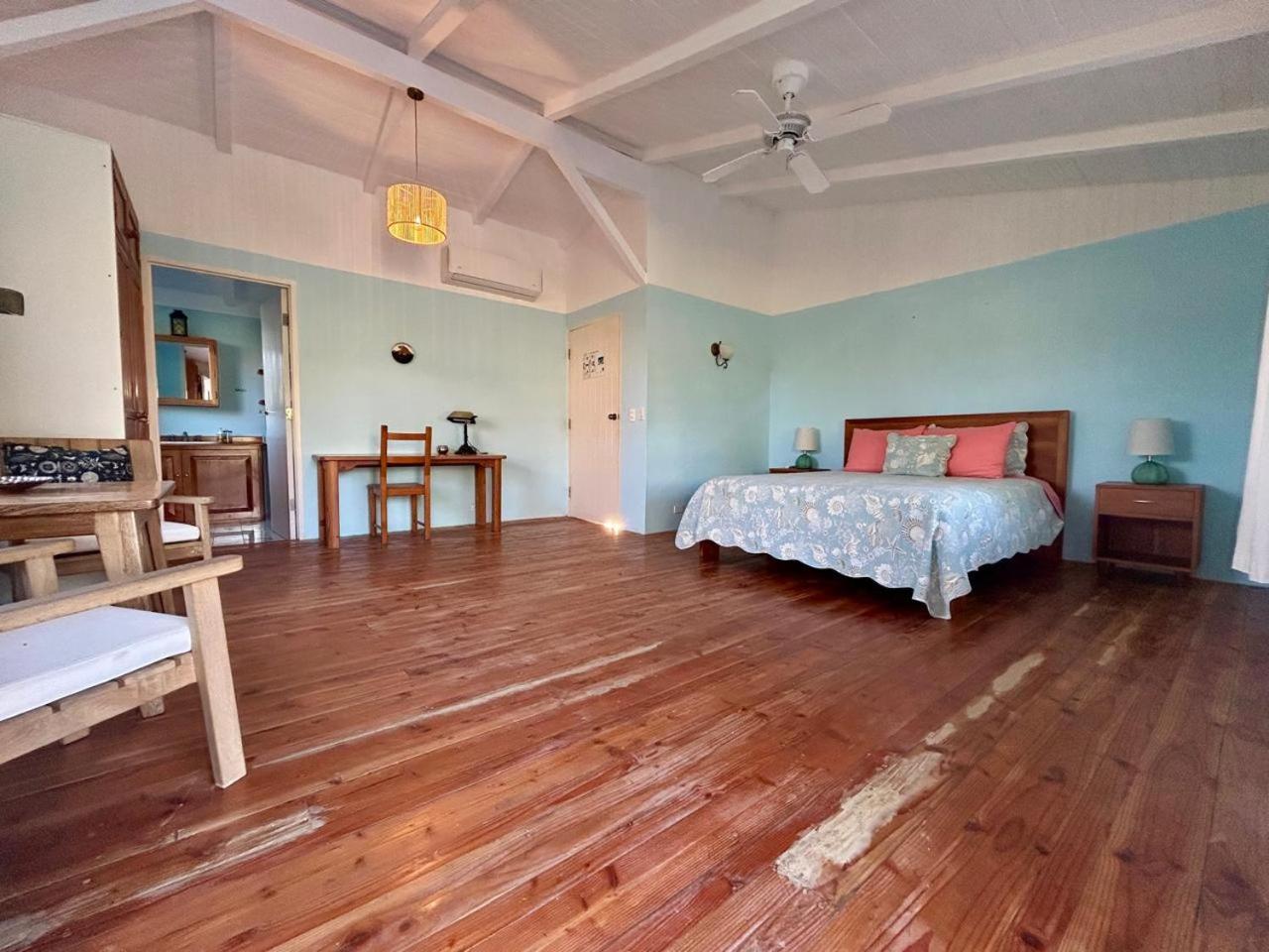 Casa Kubler Bed and Breakfast Puerto Ayora  Eksteriør billede